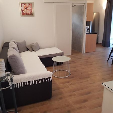 Apartments Mila Marina Luaran gambar
