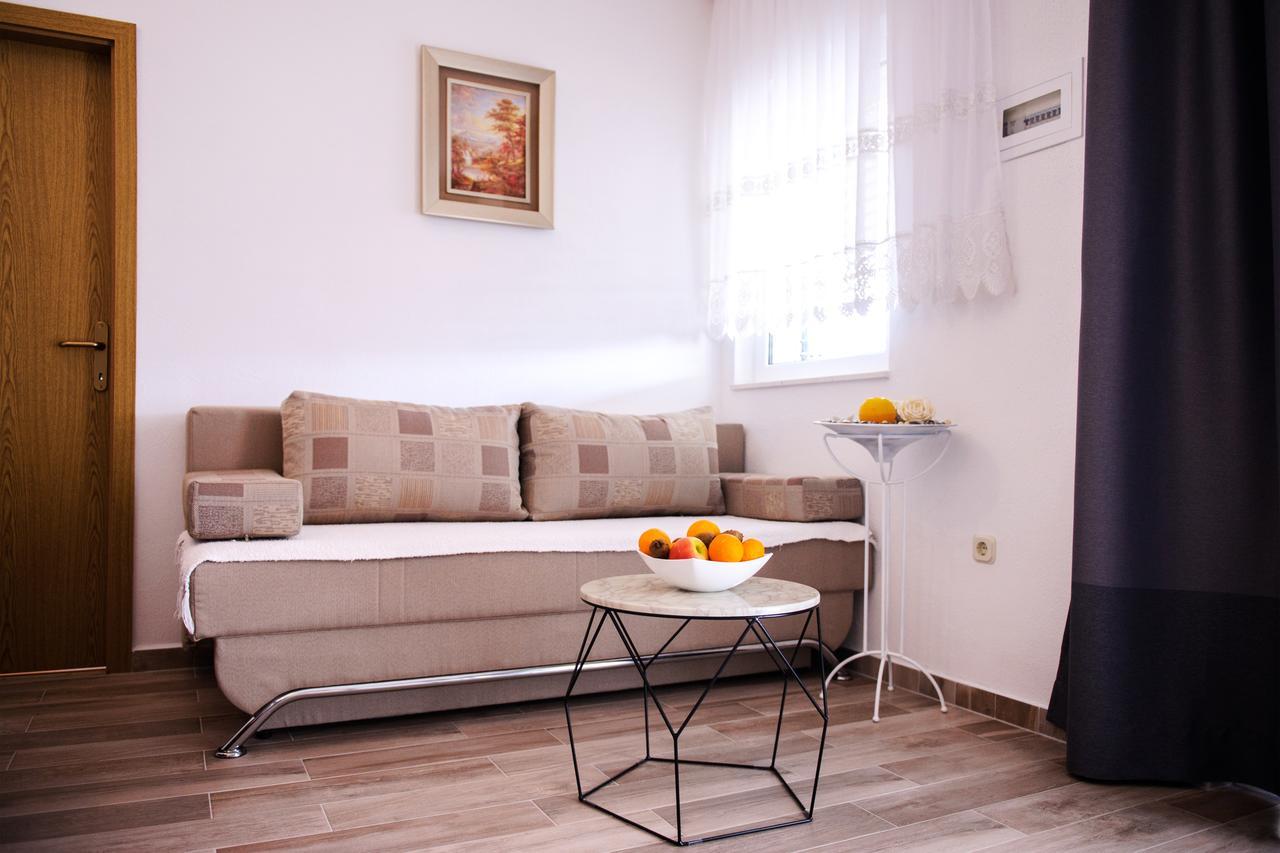 Apartments Mila Marina Luaran gambar
