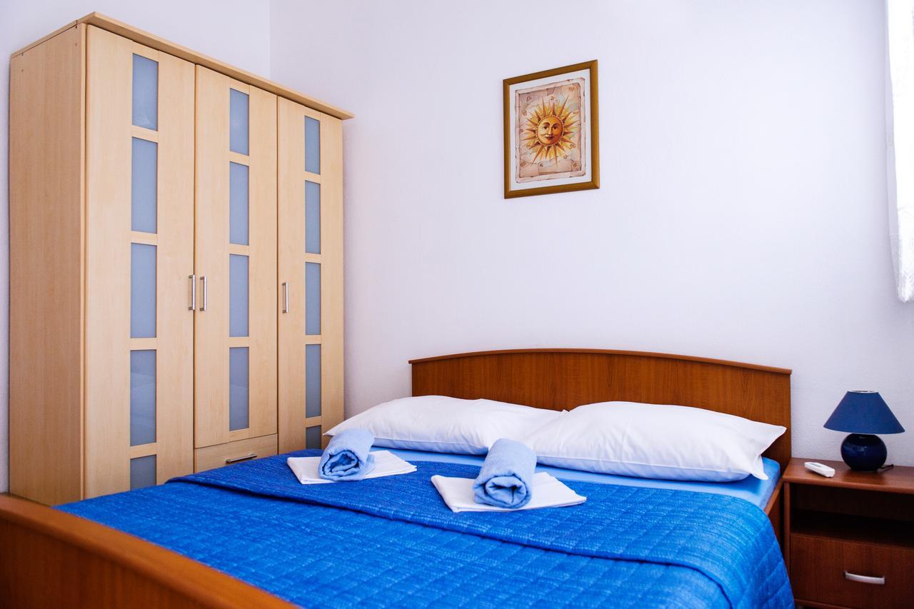 Apartments Mila Marina Luaran gambar