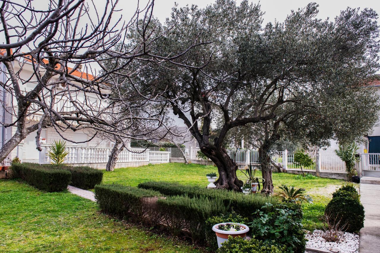 Apartments Mila Marina Luaran gambar