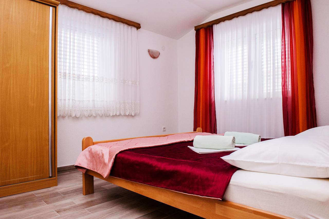 Apartments Mila Marina Luaran gambar
