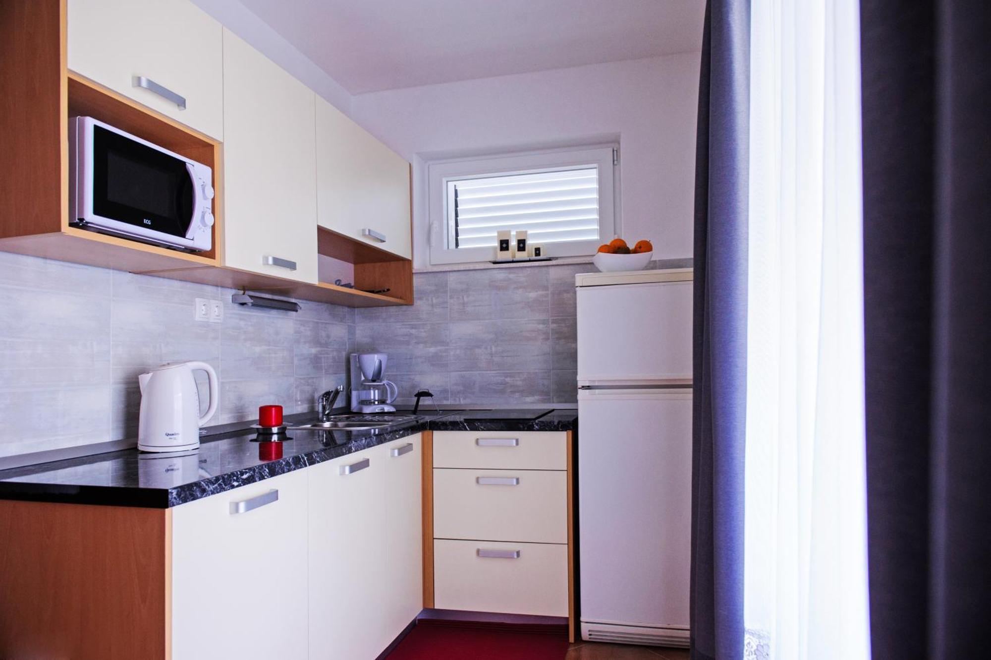 Apartments Mila Marina Luaran gambar