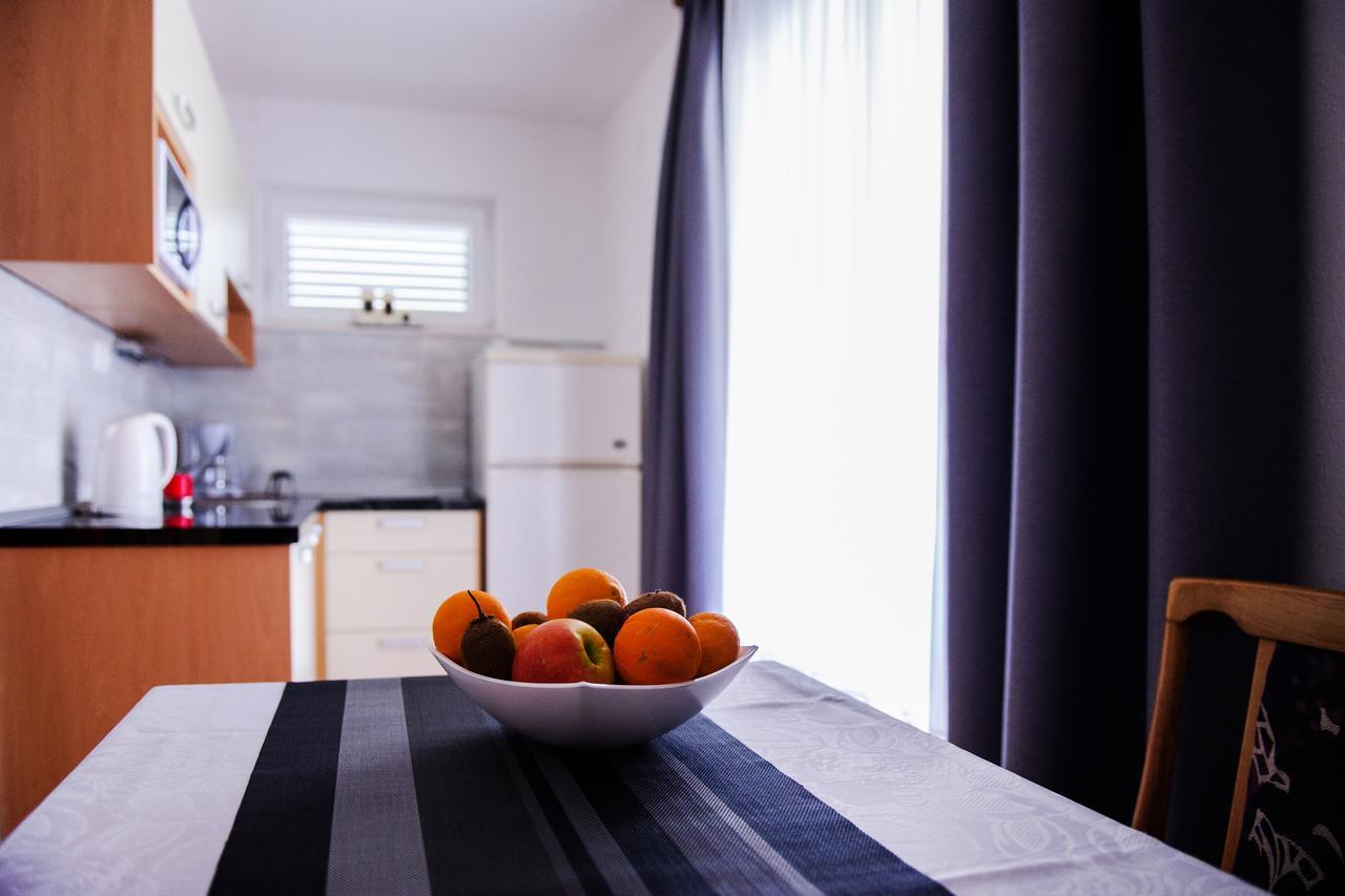 Apartments Mila Marina Luaran gambar