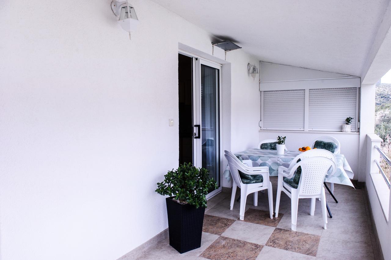 Apartments Mila Marina Luaran gambar