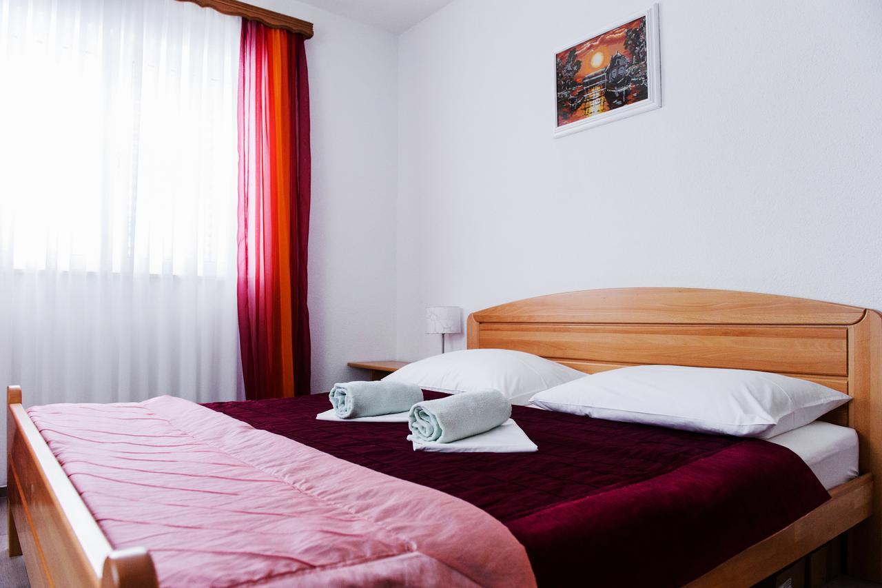 Apartments Mila Marina Luaran gambar