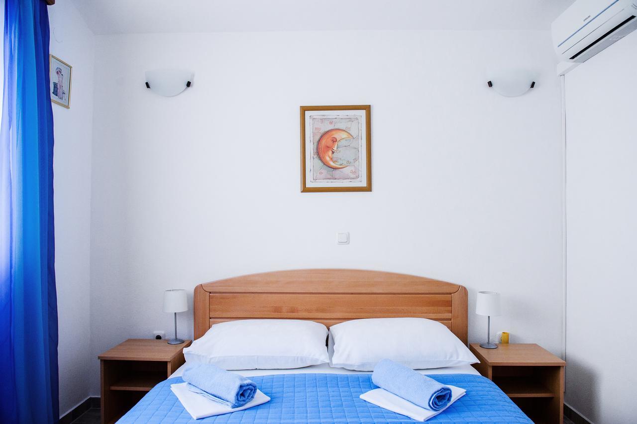 Apartments Mila Marina Luaran gambar