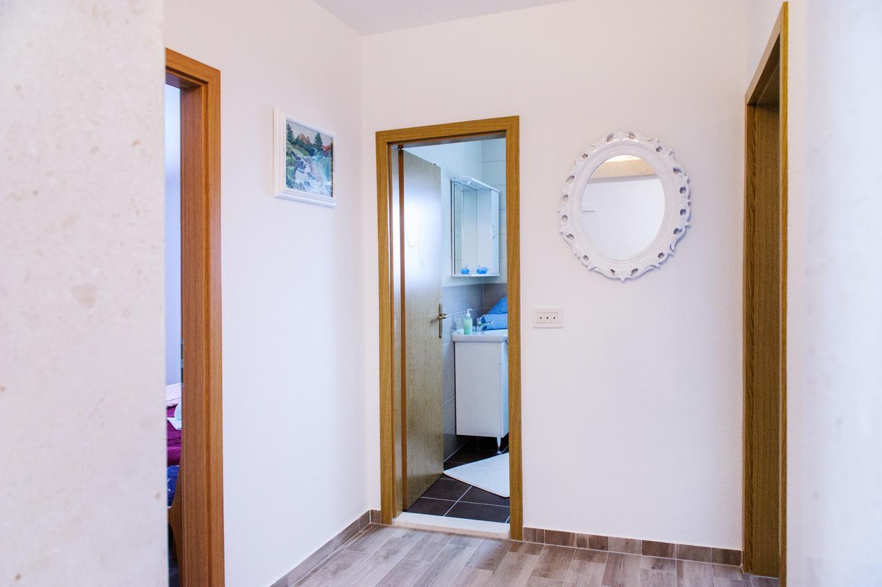 Apartments Mila Marina Luaran gambar