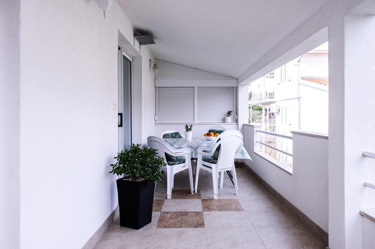 Apartments Mila Marina Luaran gambar
